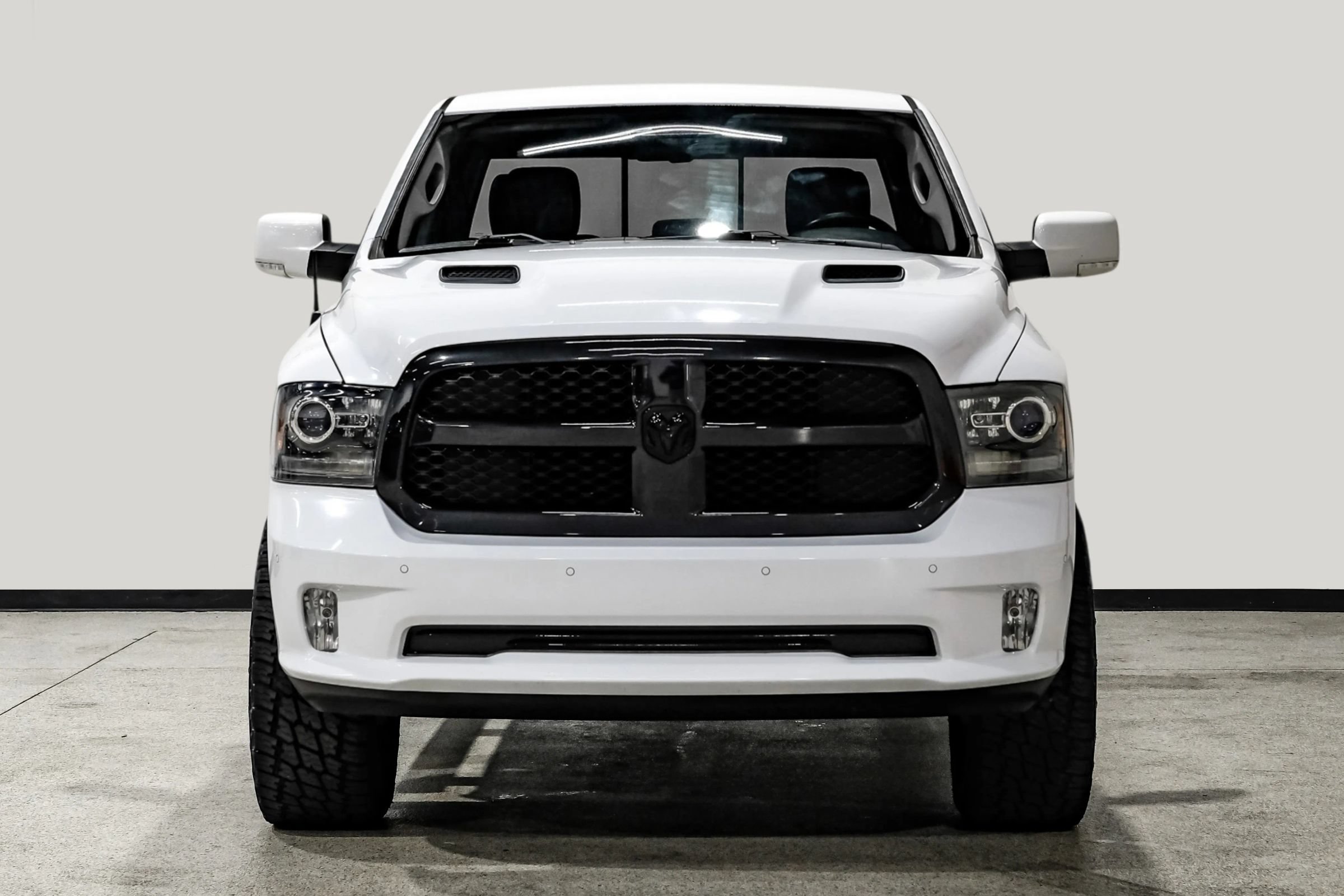 Used 2018 RAM 1500 Sport w/ Quick Order Package 26Q Night AWD/4WD image 3