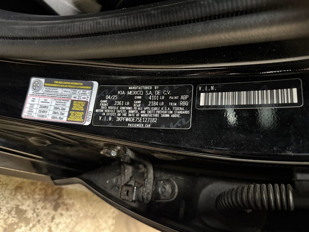Certified 2025 Kia K4 GT-Line image 30