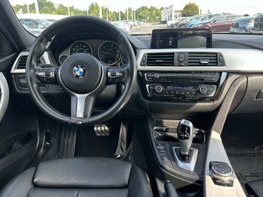 Used 2017 BMW 320i Sedan RWD image 17