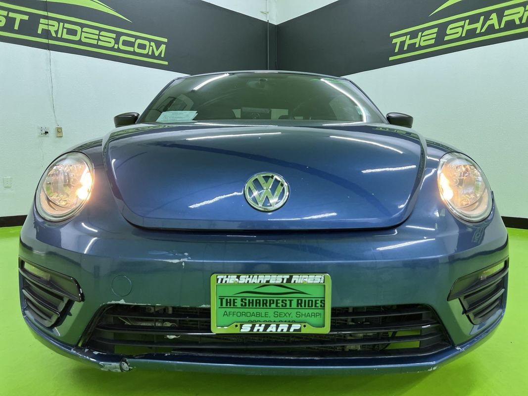 Used 2017 Volkswagen Beetle 1.8T Classic FWD image 3