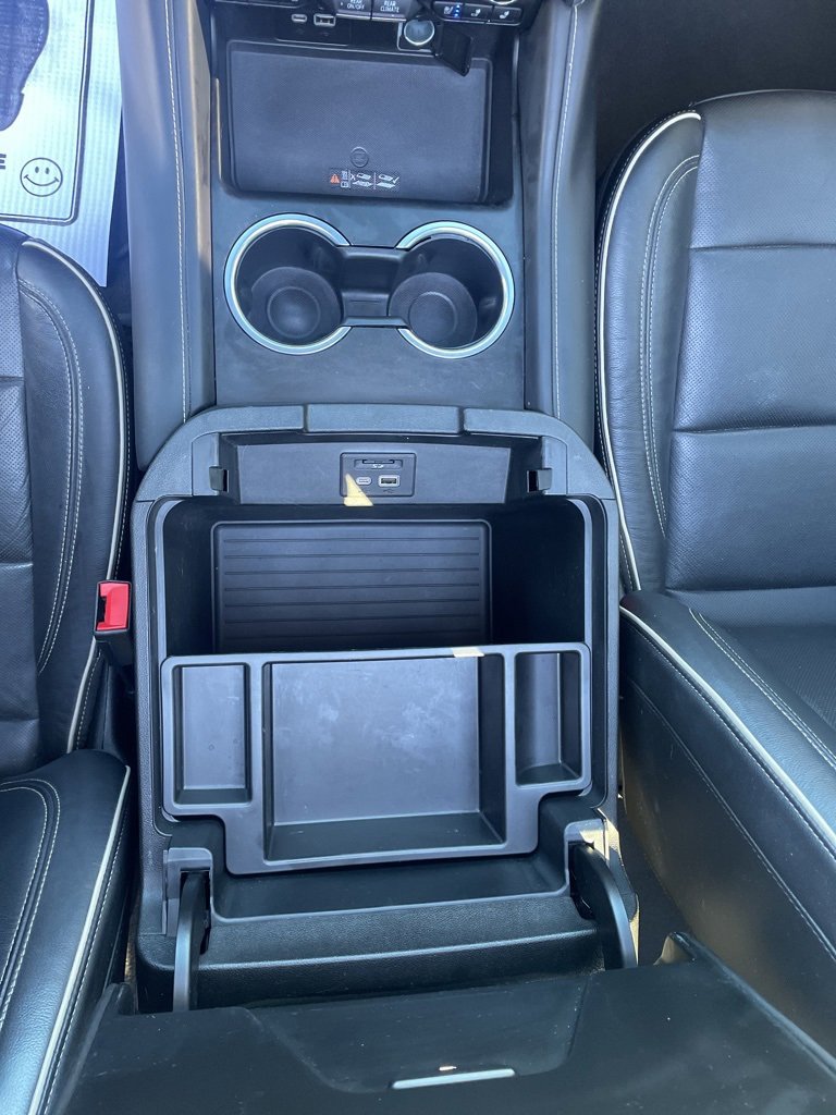 Used 2021 Chevrolet Suburban Premier w/ Premium Package image 31