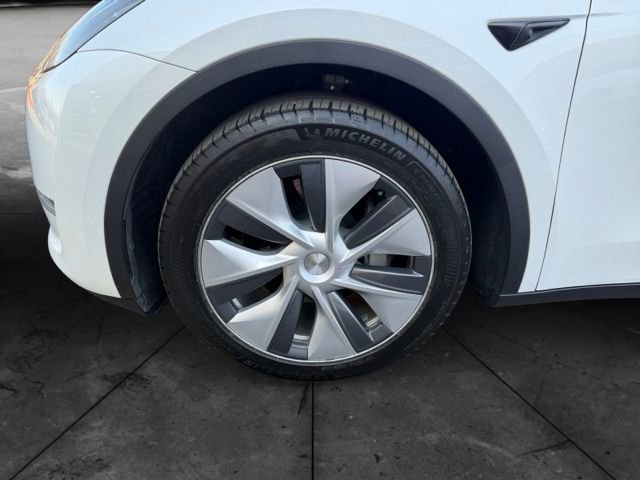 Used 2023 Tesla Model Y Long Range image 12