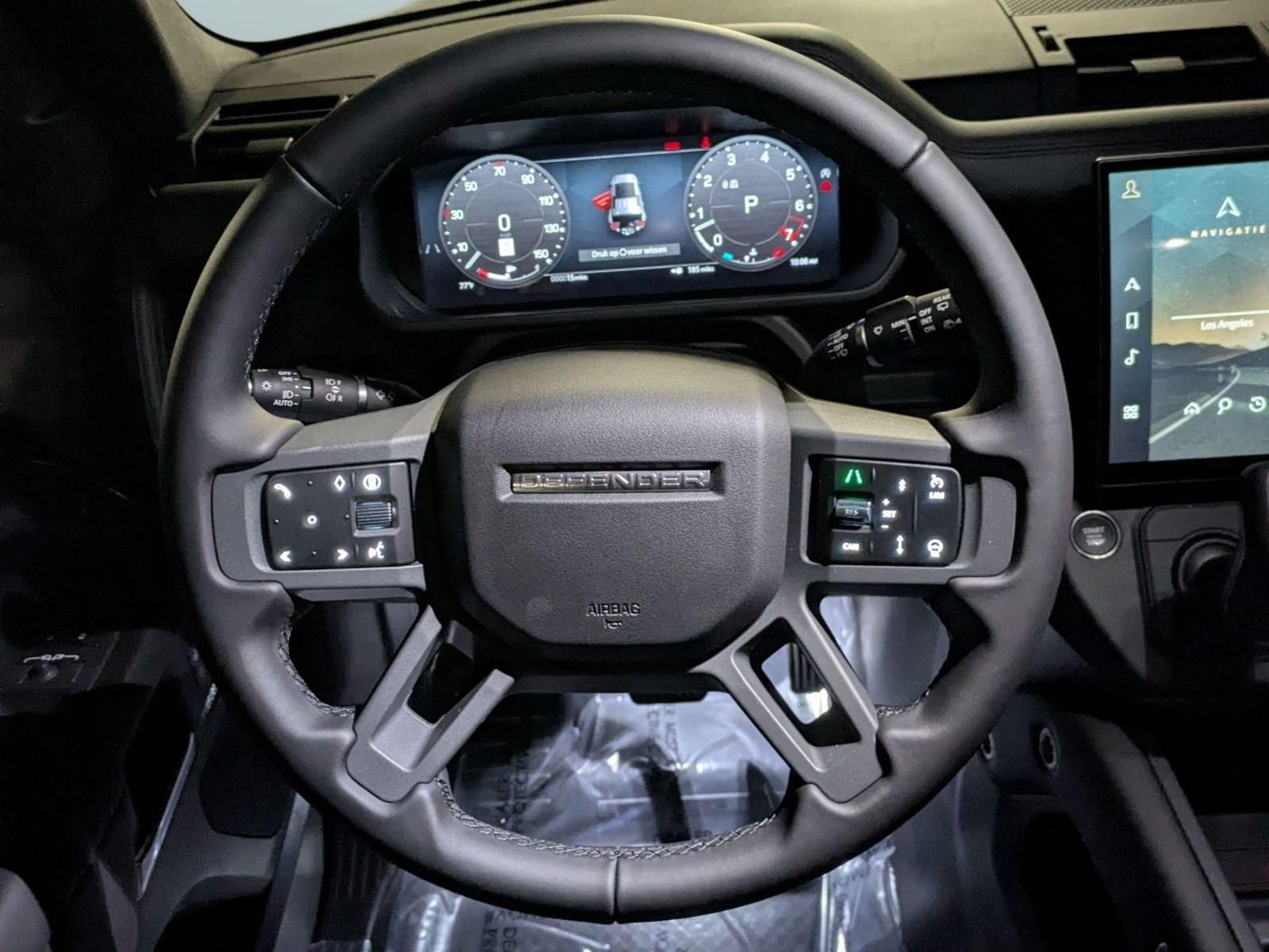 New 2026 Land Rover Defender 110 X-Dynamic SE AWD/4WD image 17
