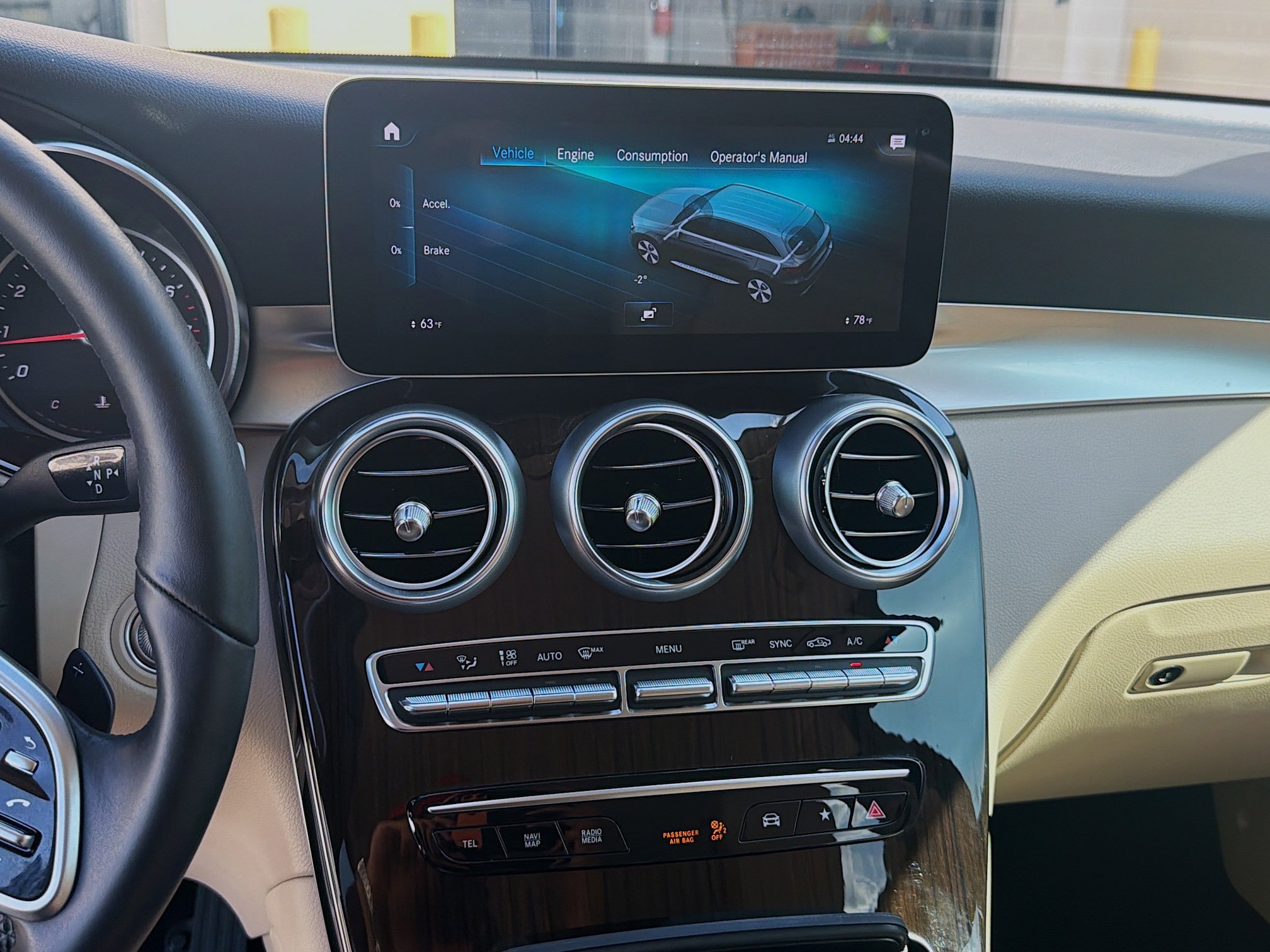 Used 2022 Mercedes-Benz GLC 300 w/ Premium Package Lite image 10