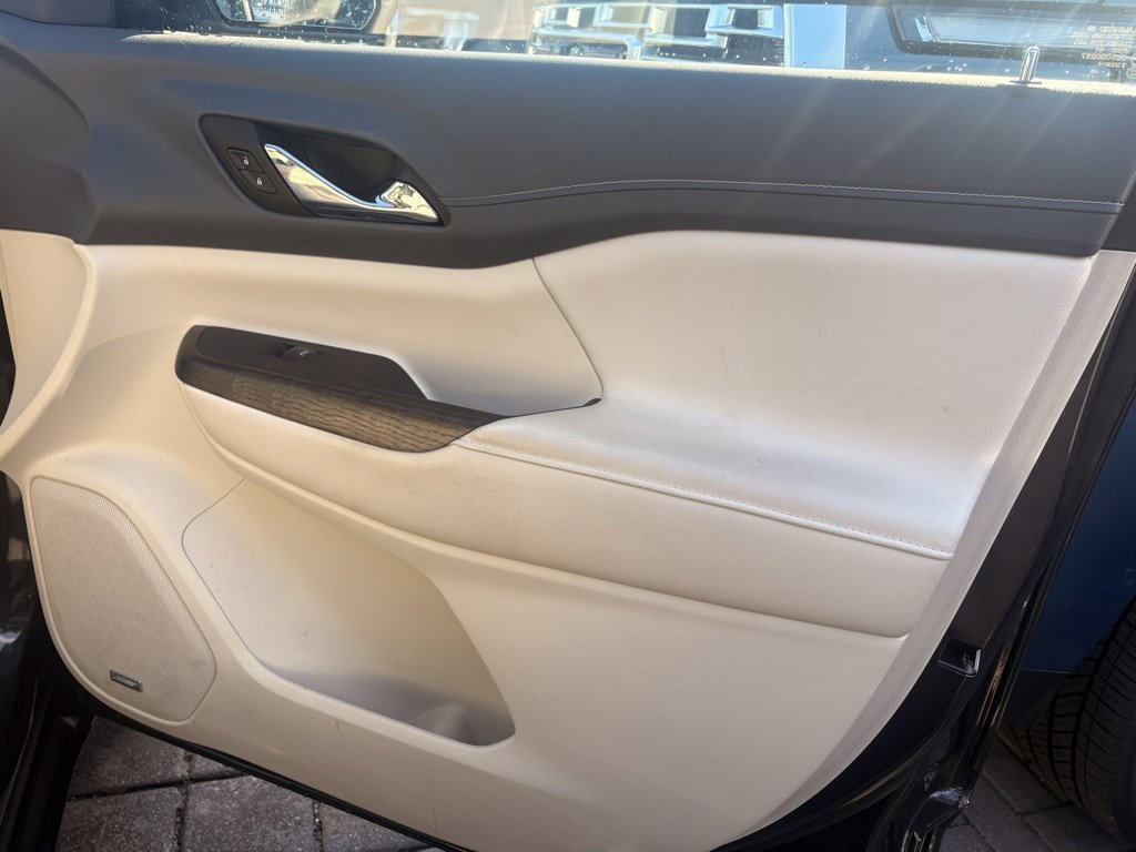 Used 2022 GMC Acadia Denali w/ Denali Ultimate Package image 19