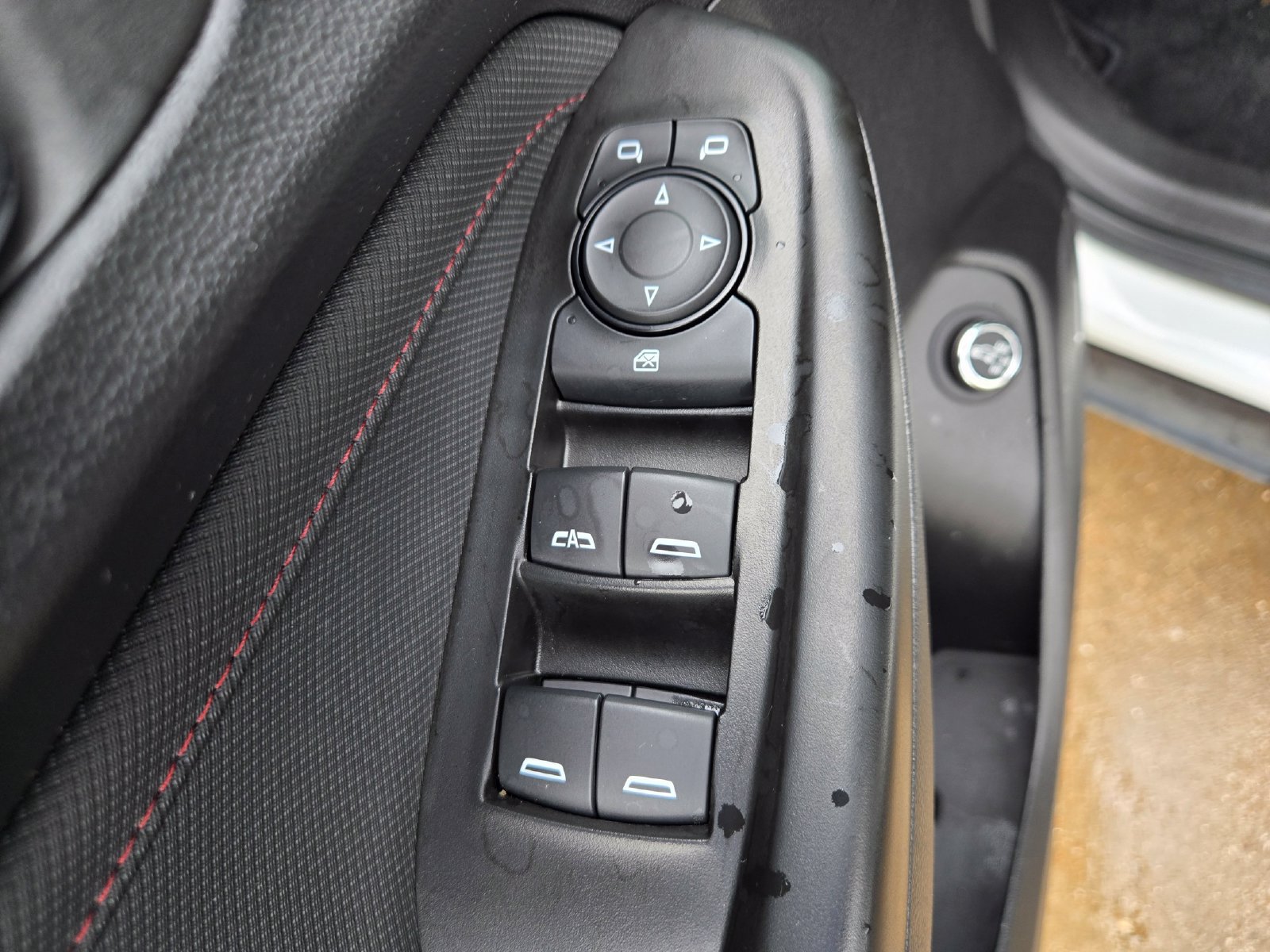 Used 2023 Chevrolet TrailBlazer RS w/ Sun and Liftgate Package FWD image 31