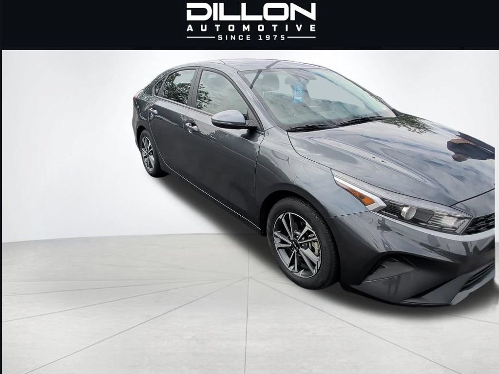 Used 2023 Kia Forte LXS w/ LXS Technology Package FWD image 6