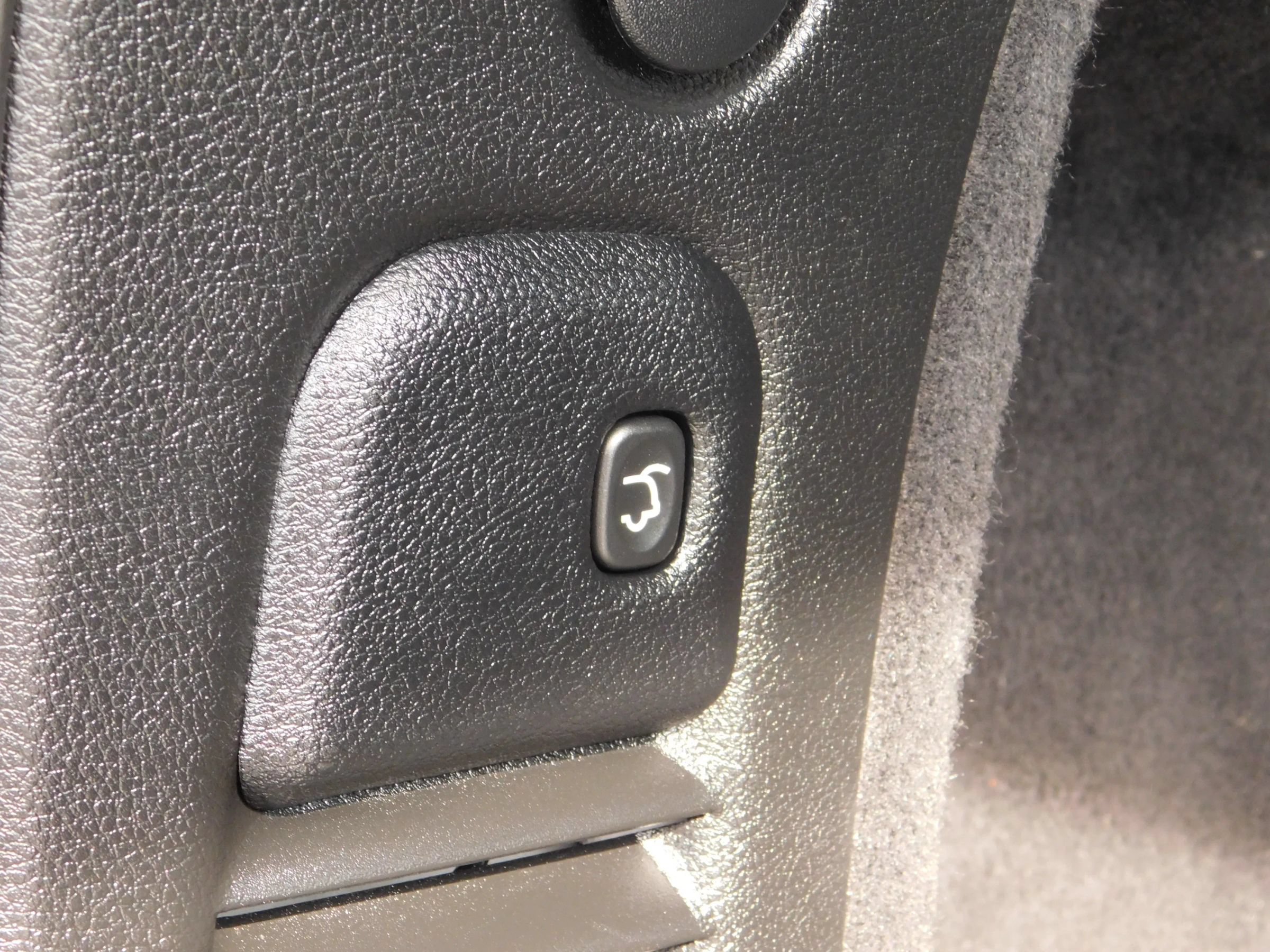 Used 2023 Dodge Durango GT RWD image 11