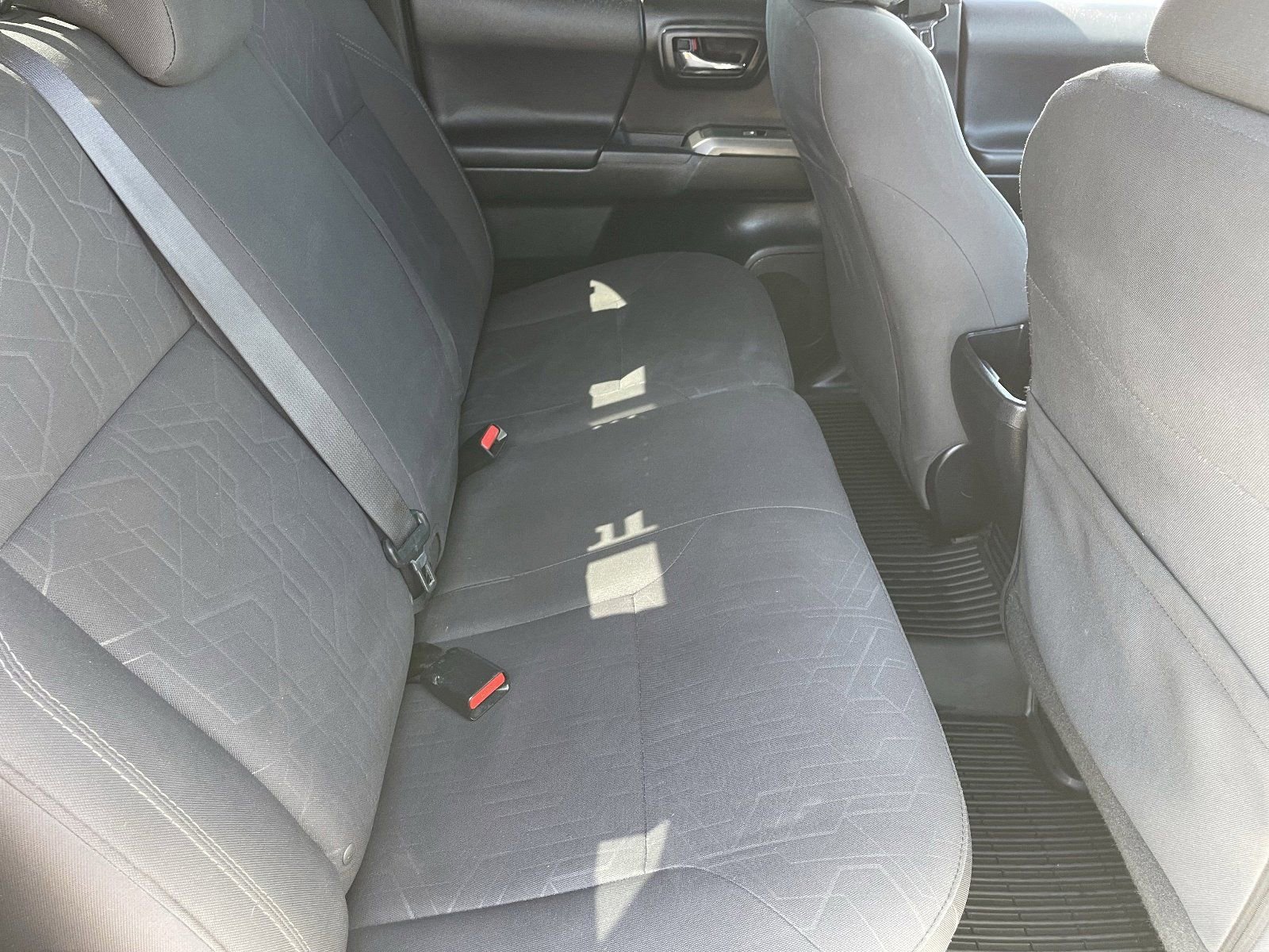 Used 2017 Toyota Tacoma TRD Off-Road w/ Premium & Technology Package AWD/4WD image 14