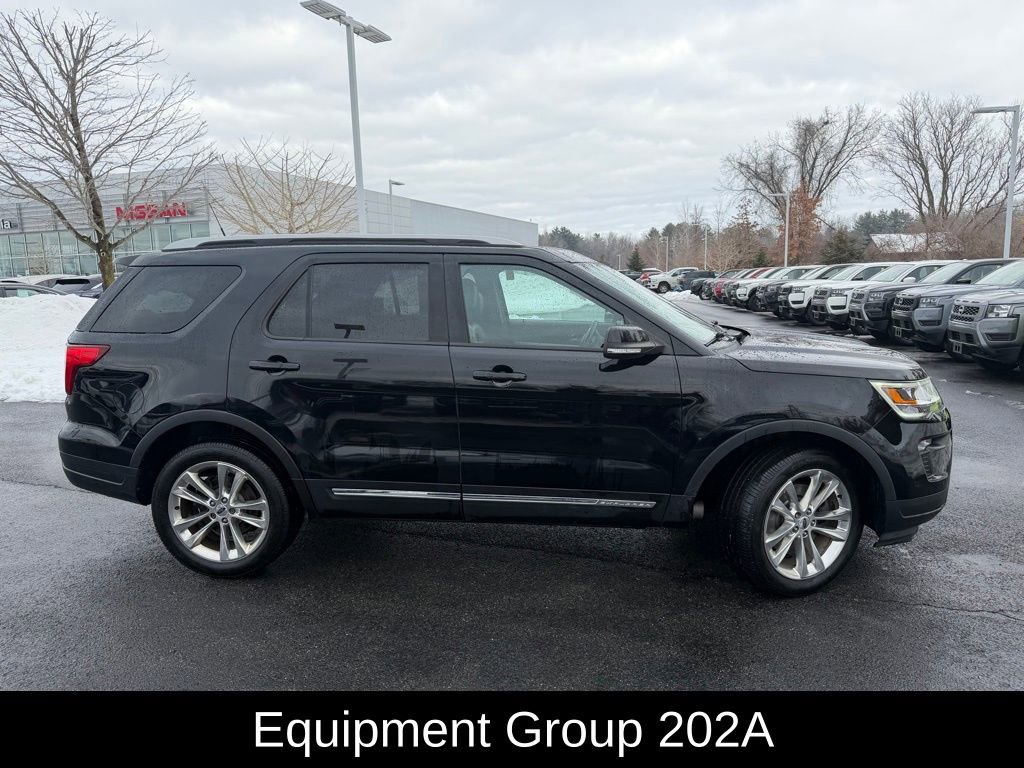 Used 2018 Ford Explorer XLT w/ Equipment Group 202A image 8
