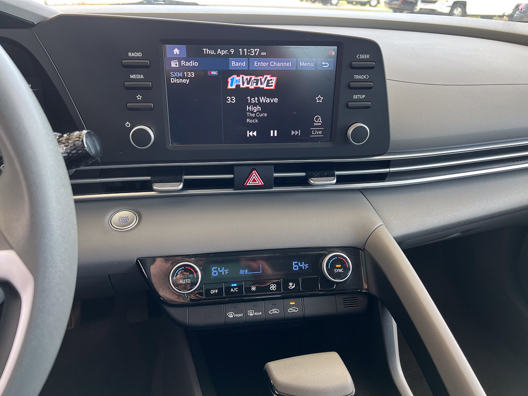 Used 2022 Hyundai Elantra SEL w/ Cargo Package FWD image 18