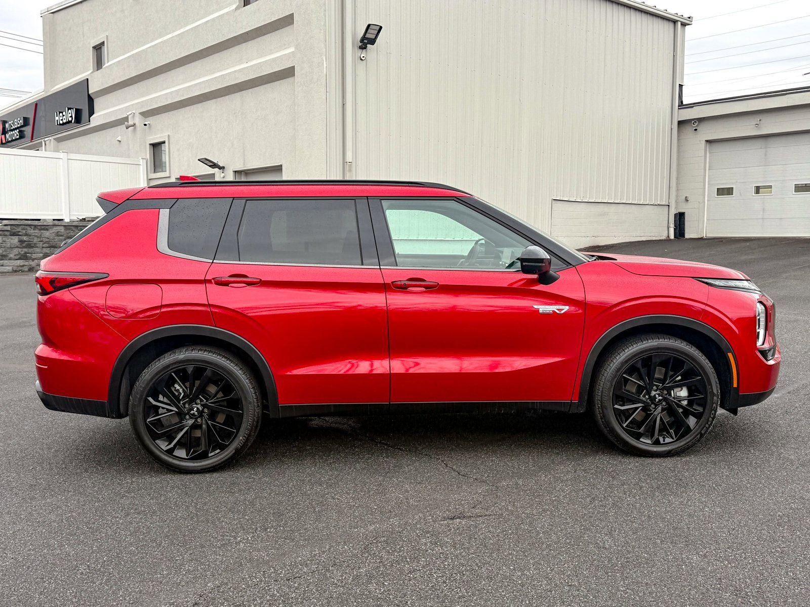 New 2025 Mitsubishi Outlander SEL Black Edition image 8