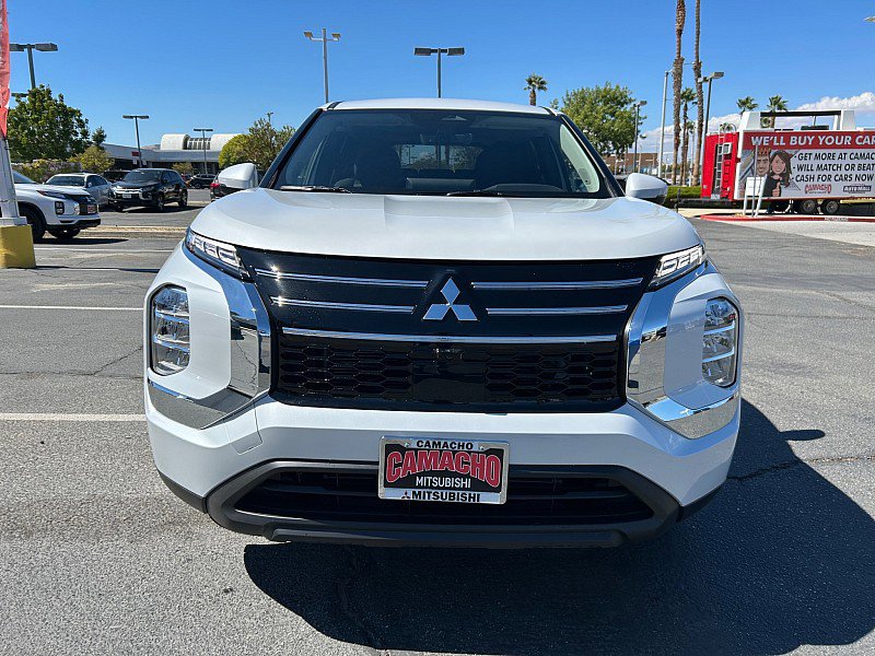 New 2025 Mitsubishi Outlander ES image 3
