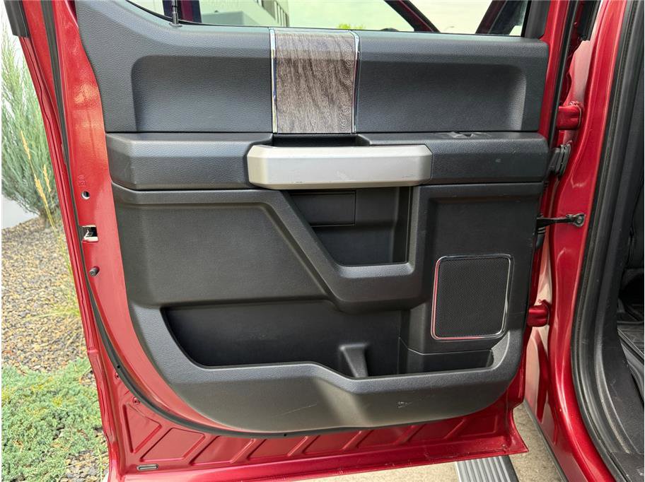 Used 2019 Ford F250 Lariat w/ Lariat Ultimate Package image 32