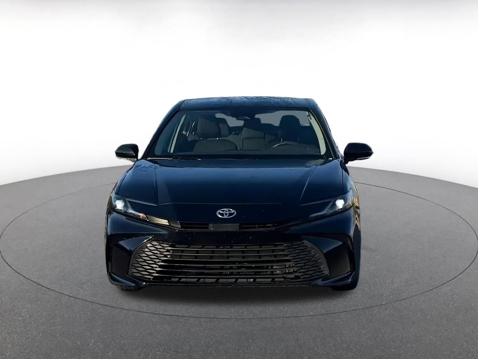 Used 2025 Toyota Camry LE image 4