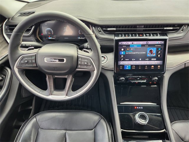Used 2023 Jeep Grand Cherokee Limited w/ Black Appearance Package image 27