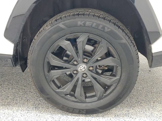 Used 2022 Toyota RAV4 XSE AWD/4WD image 5