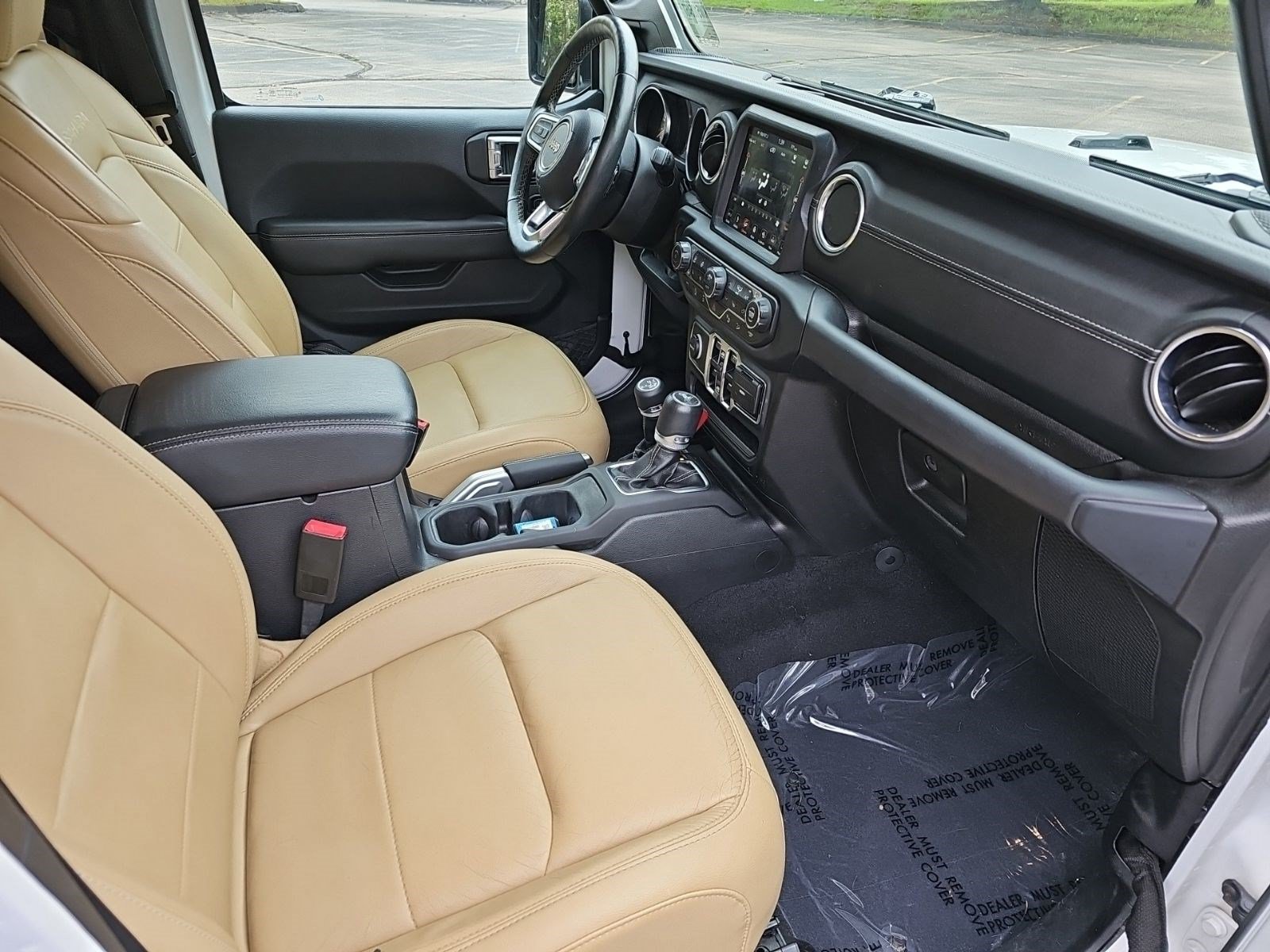Used 2019 Jeep Wrangler Unlimited Sahara AWD/4WD image 10