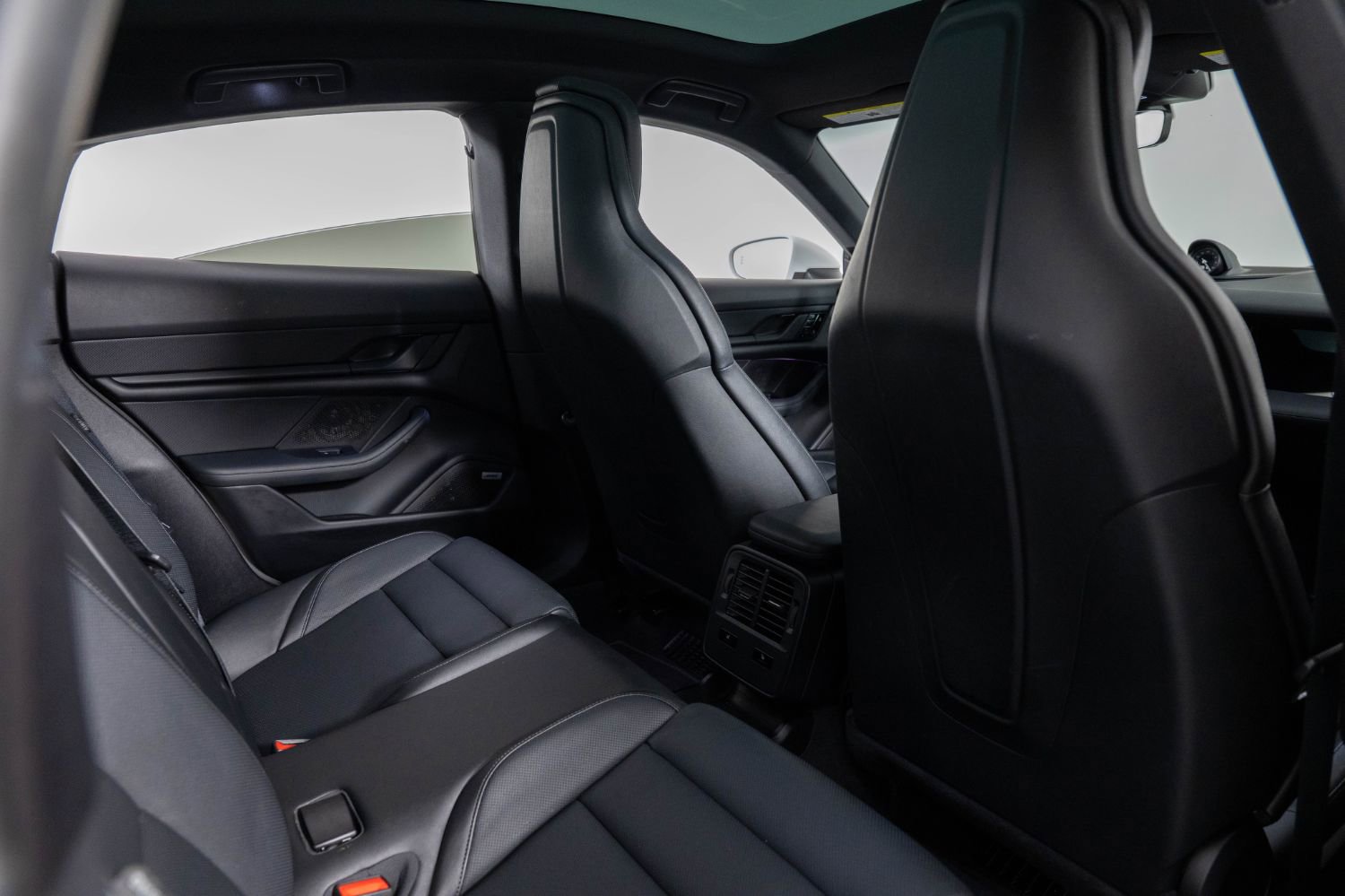 Used 2021 Porsche Taycan 4S image 23