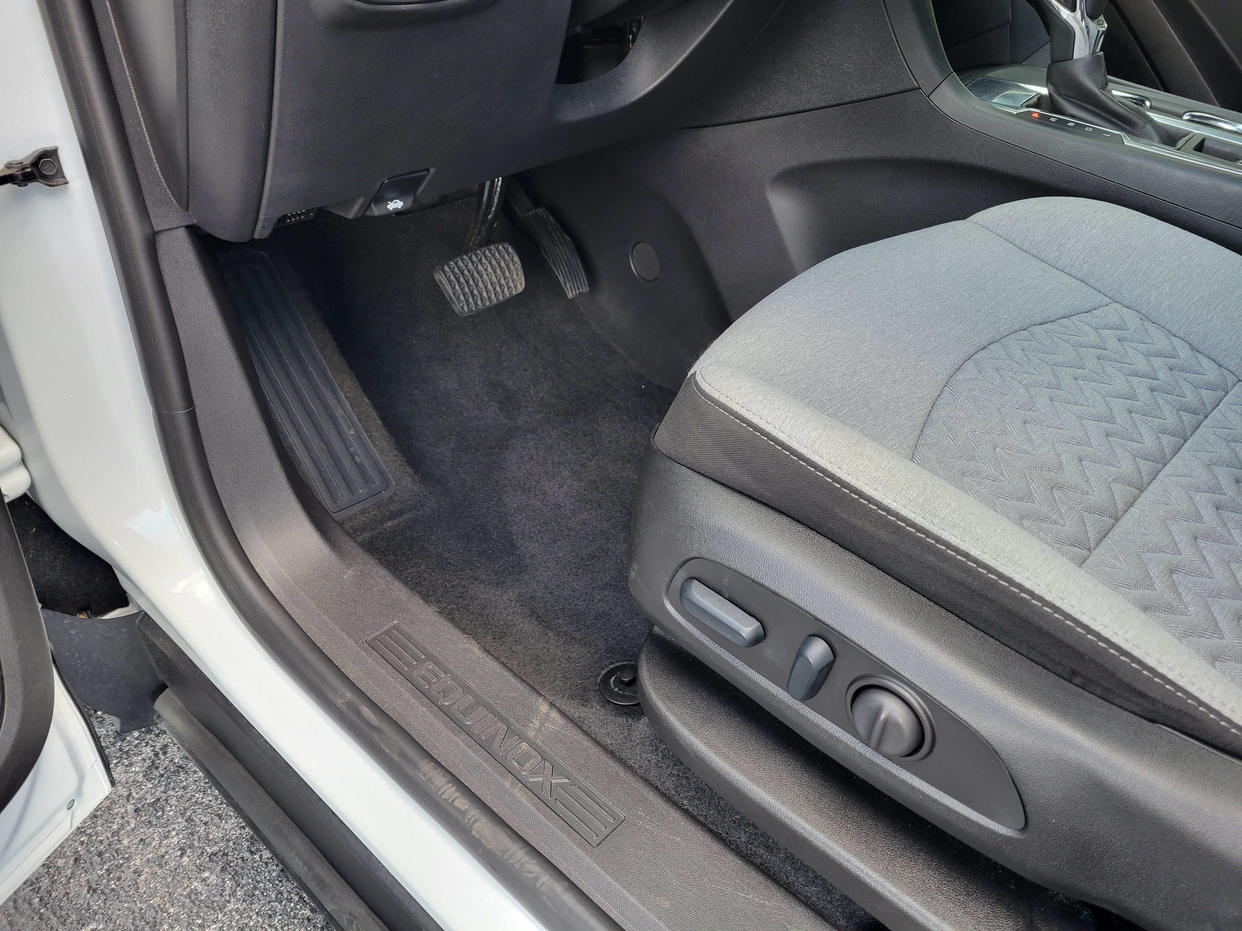 Certified 2024 Chevrolet Equinox LS w/ LS Convenience Package FWD image 22