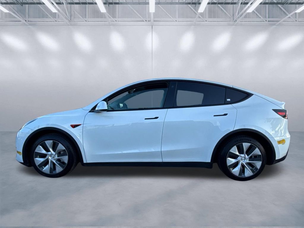 Used 2022 Tesla Model Y Long Range AWD/4WD image 3