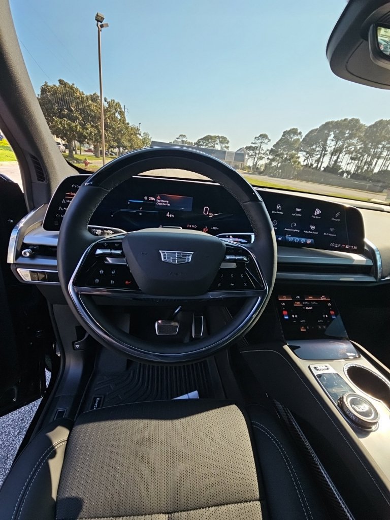 Used 2027 Cadillac Vistiq Luxury AWD/4WD image 28