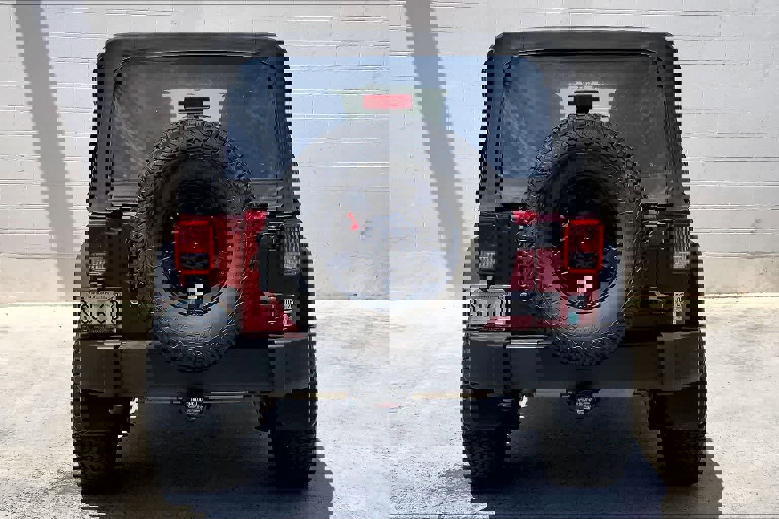 Used 2012 Jeep Wrangler Unlimited Sport w/ Connectivity Group AWD/4WD image 6