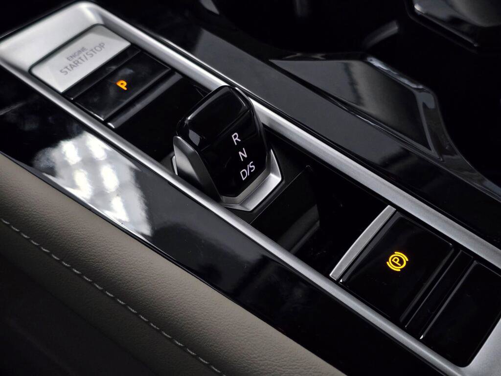 New 2024 Volkswagen Atlas SE image 21