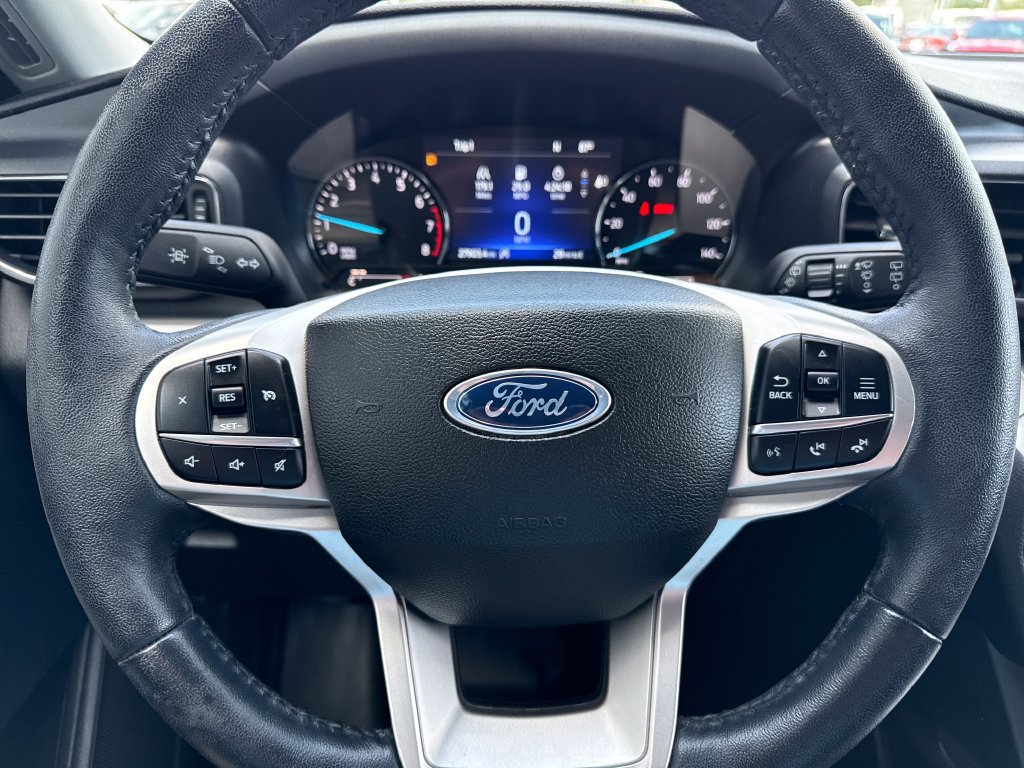 Used 2024 Ford Explorer XLT w/ Equipment Group 202A AWD/4WD image 10
