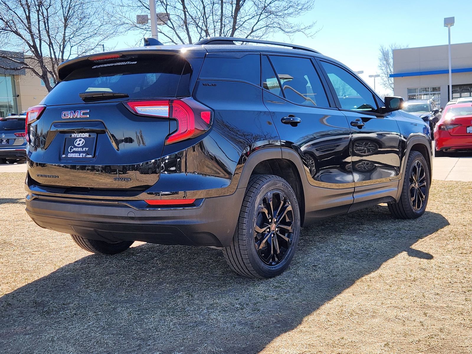 Used 2022 GMC Terrain SLE w/ Driver Convenience Package image 5