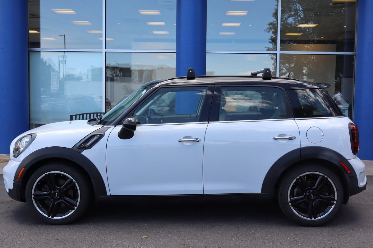 Used 2016 MINI Cooper Countryman S FWD image 2