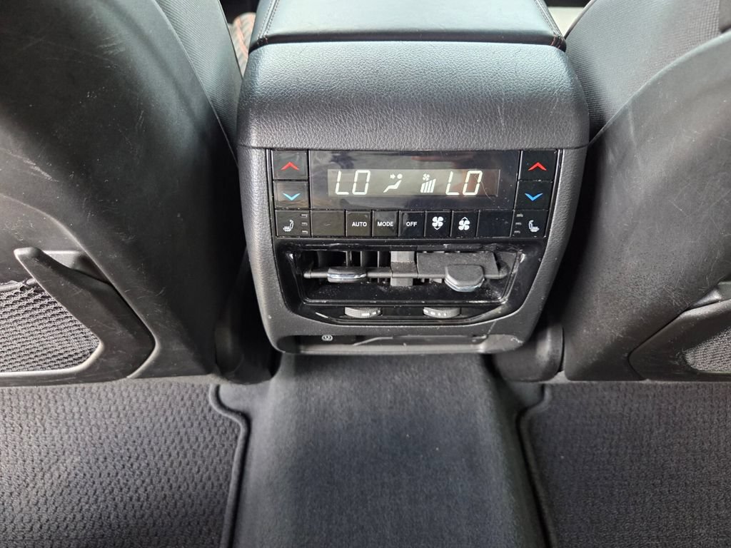 Used 2023 Jeep Grand Cherokee Summit w/ Luxury Tech Group V AWD/4WD image 17