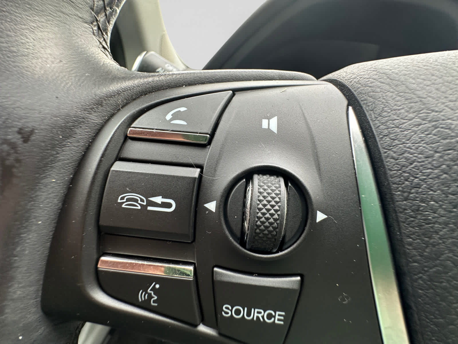 Used 2017 Acura TLX FWD image 24