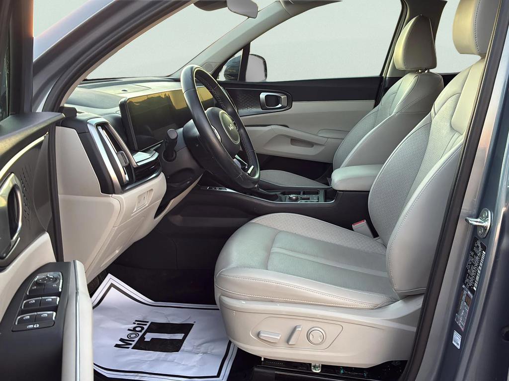 Used 2024 Kia Sorento EX w/ Panoramic Sunroof Package FWD image 24
