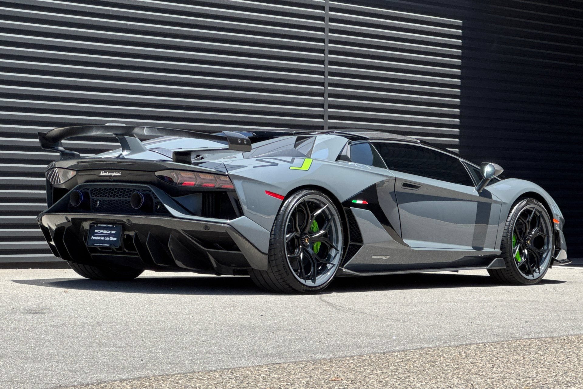 Used 2020 Lamborghini Aventador SVJ AWD/4WD image 8