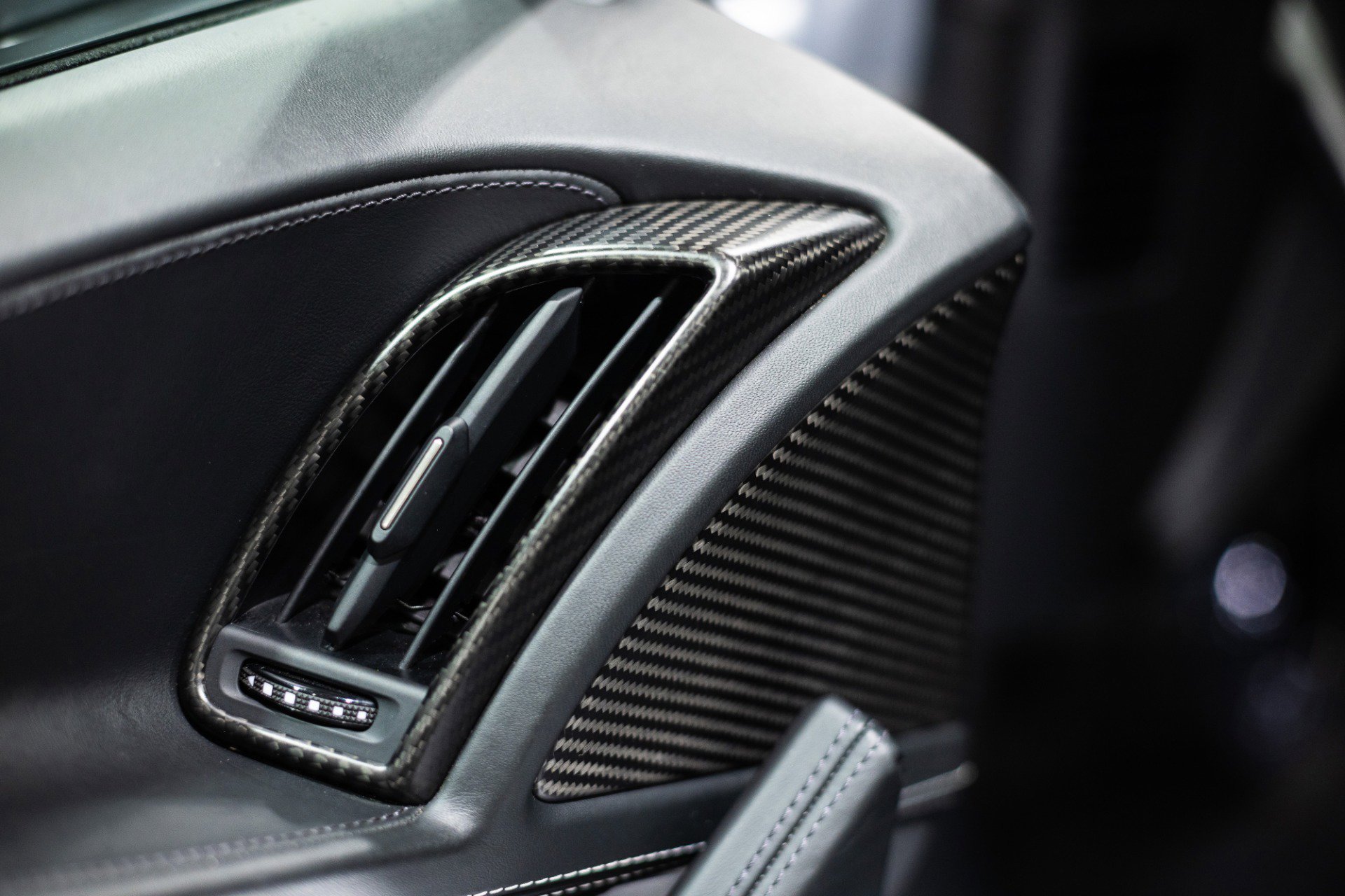 Used 2017 Audi R8 V10 w/ Carbon Exterior Package image 41