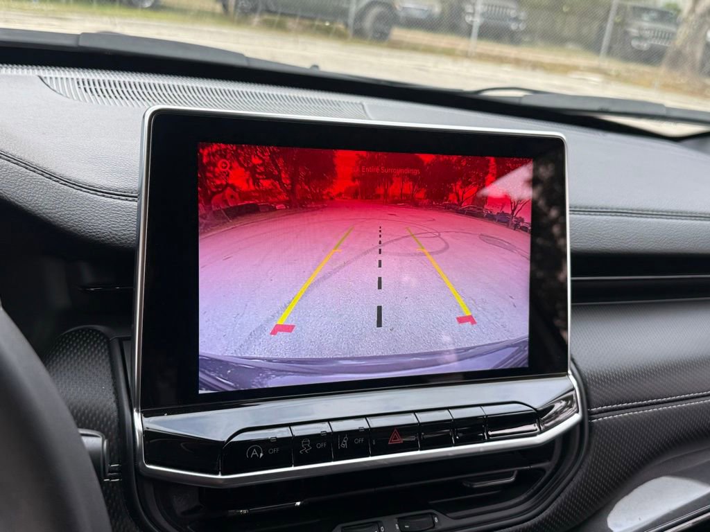 Certified 2022 Jeep Compass Altitude image 23