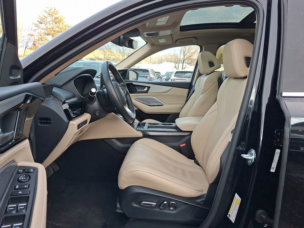 Used 2025 Acura MDX w/ Technology Package AWD/4WD image 3