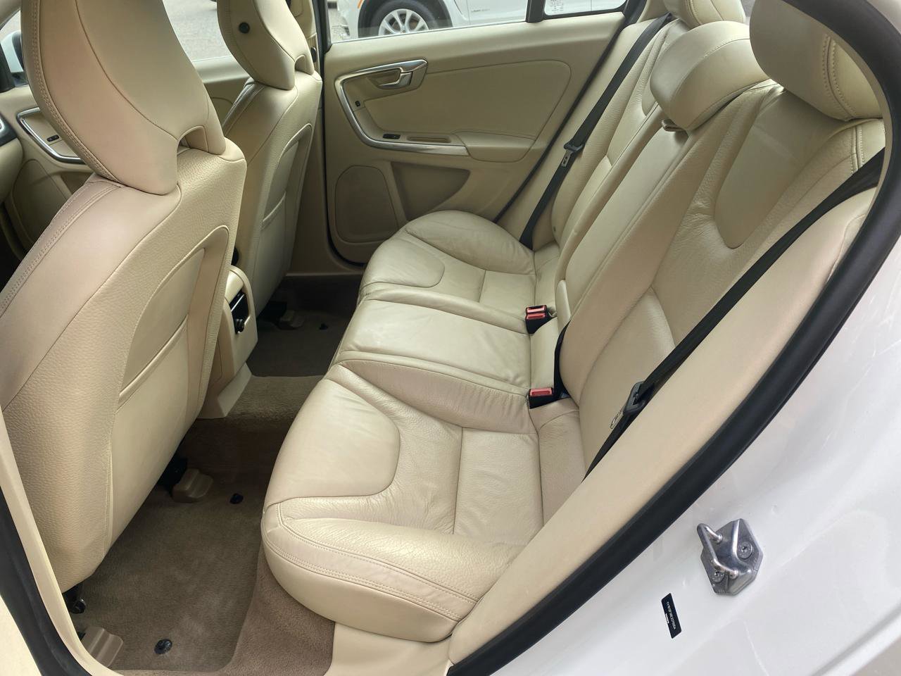 Used 2014 Volvo S60 T5 image 9