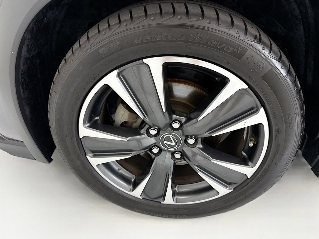 Used 2019 Lexus UX 200 FWD image 28