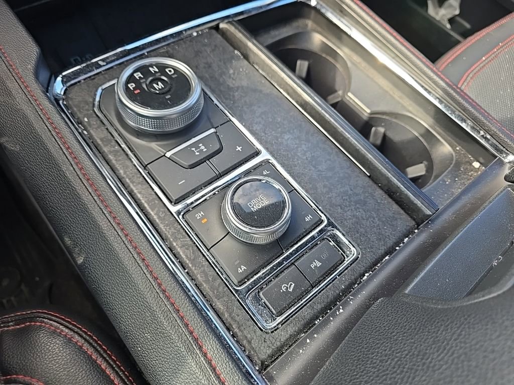 Used 2022 Ford Expedition Limited w/ Equipment Group 304A AWD/4WD image 23
