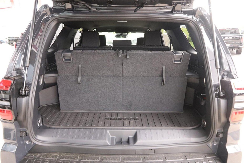New 2026 Toyota 4Runner SR5 AWD/4WD image 8