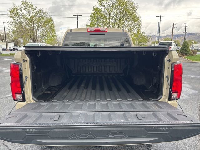 Used 2023 Chevrolet Colorado ZR2 w/ ZR2 Convenience Package III image 12