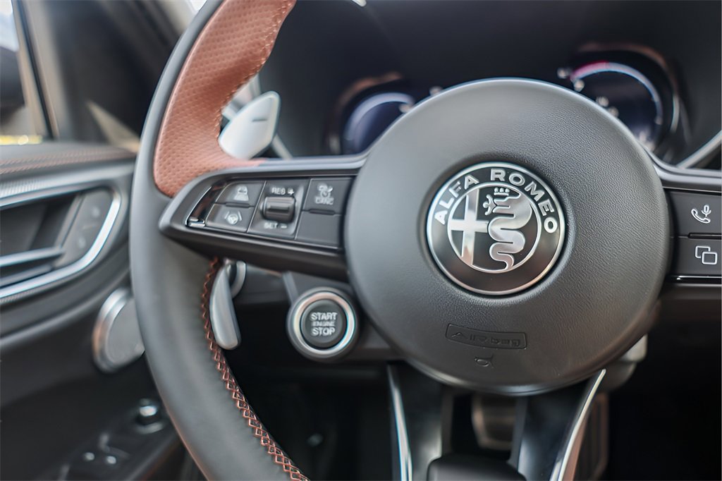 New 2025 Alfa Romeo Giulia Intensa w/ Driving Assist Package image 12