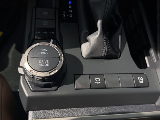 Certified 2025 Toyota 4Runner Limited AWD/4WD image 18