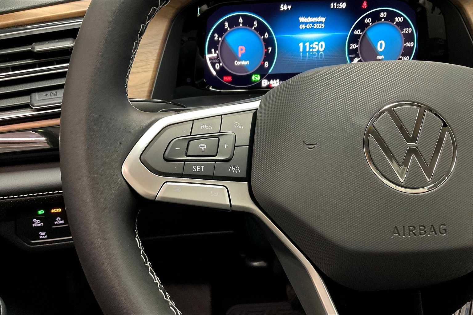 New 2025 Volkswagen Atlas SE image 17