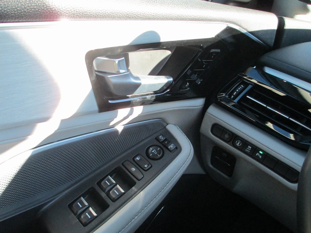 Used 2025 Acura MDX w/ Technology Package image 26