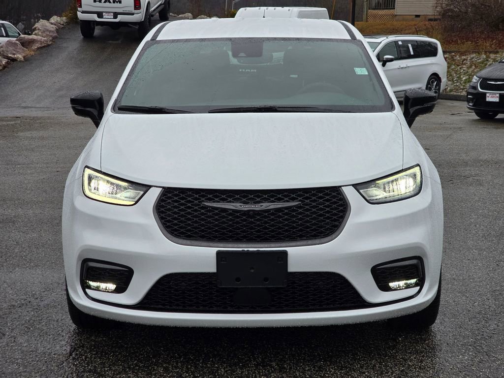 New 2026 Chrysler Pacifica Select image 15