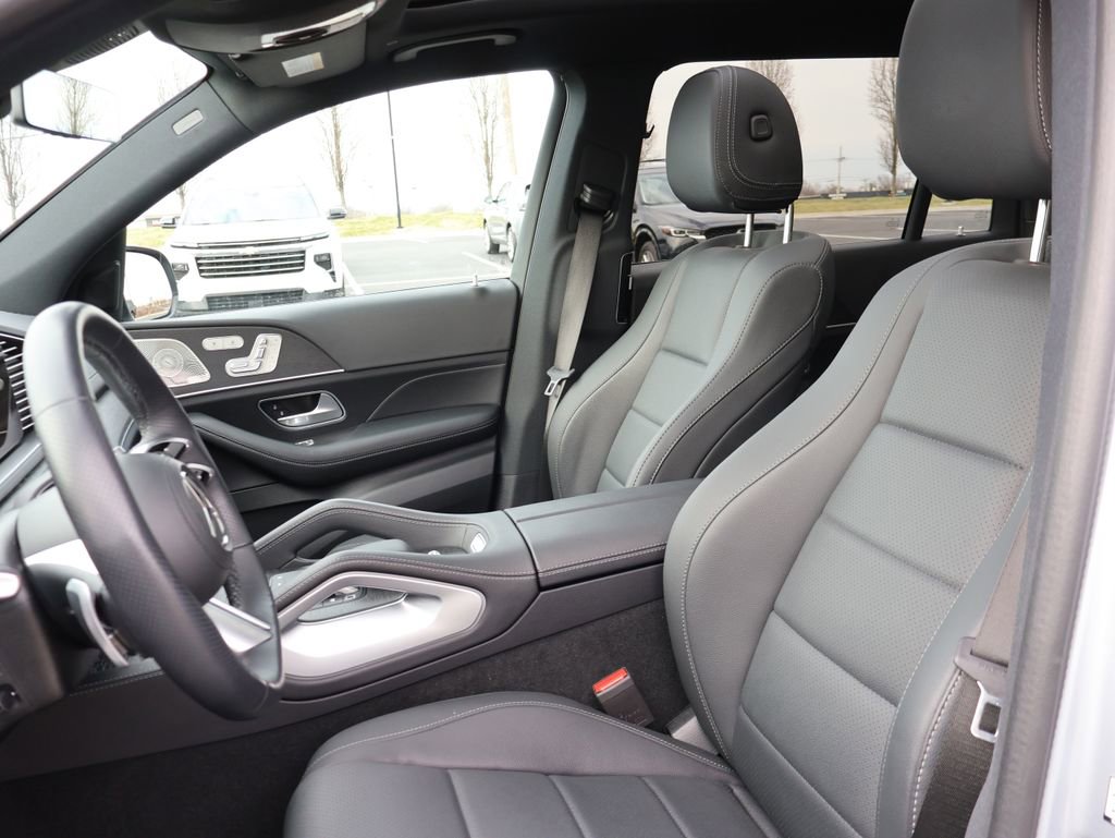 Used 2025 Mercedes-Benz GLS 450 4MATIC image 20