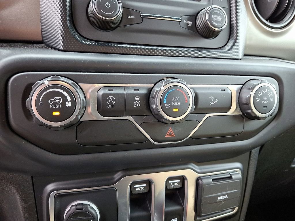 Used 2019 Jeep Wrangler Sport image 13